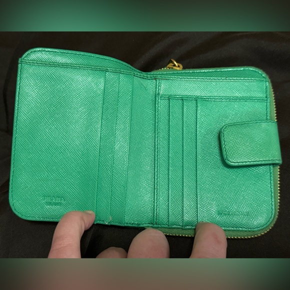 PRADA COMPACT WALLET - Picture 7 of 12